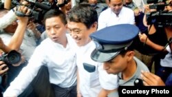 Eleven မီဒီယာ အမှူဆောင်အရာရှိချုပ် ဒေါက်တာ သန်းထွဋ်အောင် (အလယ်)