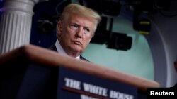 特朗普总统在华盛顿举行的冠状病毒应对每日简报会上 。(2020年4月10日)