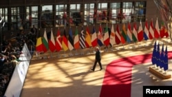 资料照:欧盟外交政策主管何塞普·博雷利(Josep Borrell)抵达欧盟峰会会场。针对俄罗斯入侵乌克兰, 欧盟领导人商讨对俄制裁。(2022年5月31日)