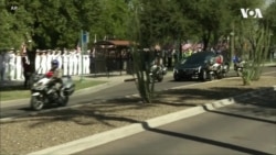 Меган Маккейн не втримує сліз під час церимонії вшанування пам'яті батька у Капітолію Аризони. Відео Меган Маккейн не втримує сліз під час церимонії вшанування пам'яті батька у Капітолію Аризони. Відео