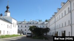 瓦拉阿姆的一家东正教修道院。位于俄罗斯北部拉多加湖中的瓦拉阿姆岛是俄罗斯东正教中心之一,俄罗斯东正教与克里姆林宫关系密切,普京总统经常去当地访问朝拜。