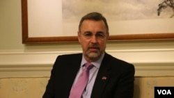 美国联邦众议院外交委员会亚太小组主席邵建隆议员(美国之音李逸华拍摄)