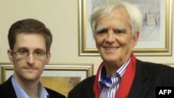 Ханс-Крістіан Штребель зустрівся з Едвардом Сноуденом