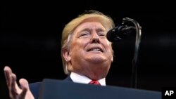 Президент Дональд Трамп сказав, що підписав закони стосовно Гонконгу "з поваги до президента Китаю і до людей в Гонконгу".