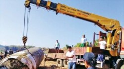 ဖားကန့်မှာ ဝေဟင်ကကျတဲ့ စက်ပစ္စည်း မြစ်ကြီးနားကို သယ်ယူ ဖားကန့်မှာ ဝေဟင်ကကျတဲ့ စက်ပစ္စည်း မြစ်ကြီးနားကို သယ်ယူ