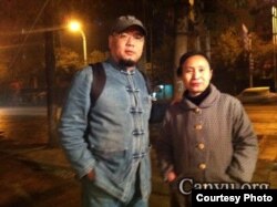 维权人士吴淦(左)与朱承志的妻子曾秋莲(资料图片/吴淦提供)