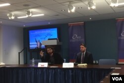美国南加州大学国际关系学院讲师马尔科·米拉尼(左)2018年6月7日在华盛顿韩国经济研究所(KEI)分析朝鲜核问题(美国之音叶林拍摄)