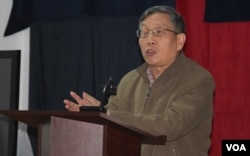 北京之春荣誉主编胡平 (美国之音方冰拍摄)