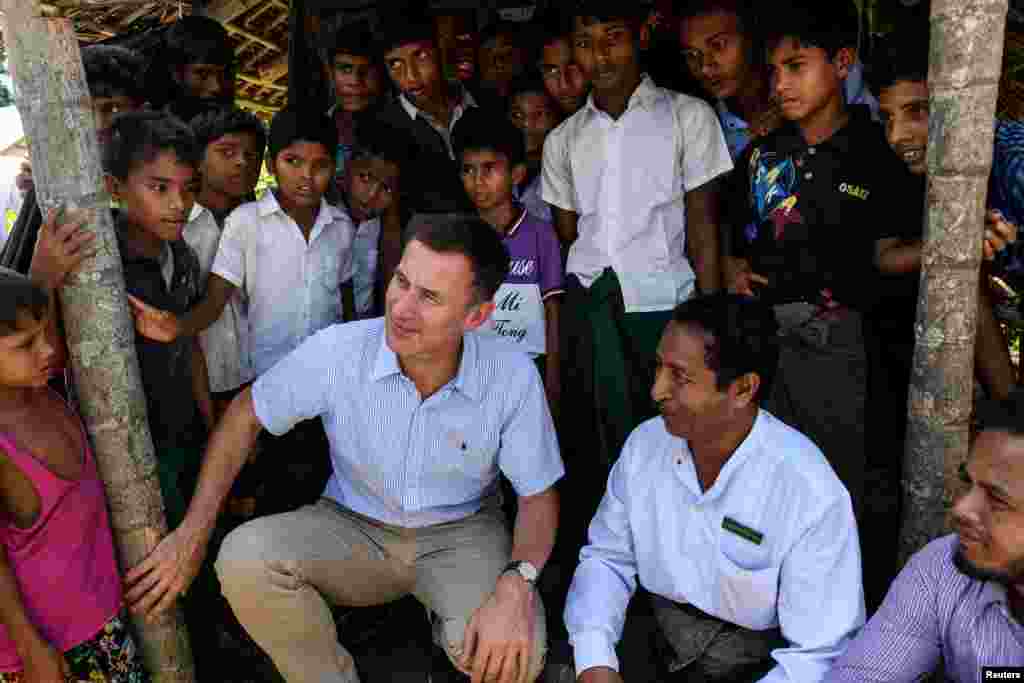  ဗြိတိန်နိုင်ငံခြားရေးဝန်ကြီး Jeremy Hunt ရခိုင်ပြည်နယ်သွားရောက်လေ့လာ