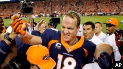 Trung phong tổ chức tấn công nổi tiếng Peyton Manning.