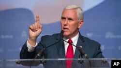 Republican ဒုသမ္မတလောင်း Mike Pence
