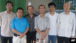 左起:张鉴康、马育忠、安保林、姜闰生、孙亚平、马晓明