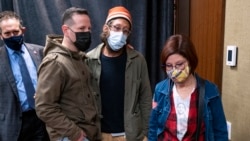 ကန် သတင်းသမား Danny Fenster မီချီဂန်ပြည်နယ်က နေအိမ်ပြန်ရောက်ပြီ ကန် သတင်းသမား Danny Fenster မီချီဂန်ပြည်နယ်က နေအိမ်ပြန်ရောက်ပြီ