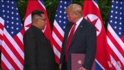 川普与金正恩签完文件后握手后离开 川普与金正恩签完文件后握手后离开