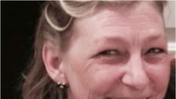 44-річну Дон Стурджесс вважають ймовірною випадковою жертвою застосування нервово-паралітичної отрути Новічок внаслідок замаху на життя Сергія Скрипаля в Солсбері 2018 р.