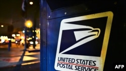 资料照片:加利福尼亚州蒙特利公园市的一个美国邮政局邮箱。(2025年2月4日)