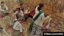 ကနီ စစ်ဘေးရှောင်ပြည်သူများ တောတွင်း တနေရာမှာ ခေတ္တ နားခိုစဉ်။