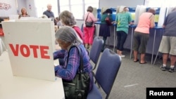 ကြိုတင်မဲပေးနေစဉ်