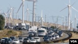 加州拥挤的公路将出现百度和英伟达发展的自动车(美国之音国符拍摄)