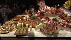 美国万花筒:奥斯卡晚宴中式美食受欢迎;106岁人瑞完成终身梦想 美国万花筒:奥斯卡晚宴中式美食受欢迎;106岁人瑞完成终身梦想