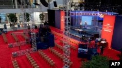 美国2020年大选共和党总统候选人特朗普和民主党候选人拜登在俄亥俄克利夫兰举行首场辩论的会场。(2020年9月28日)