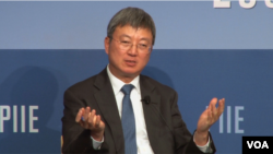 国际货币基金组织副总裁朱民在皮特森国际经济研究中心演讲(美国之音任禺阳拍摄)