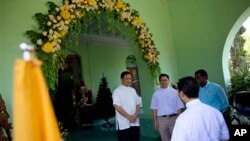 ကာဒီနယ်ဘုန်းတော်ကြီးအဖြစ် ရွေးချယ်ခြင်းခံရသူ Charles Maung Bo (ဝဲ) ဇန်နဝါရီ ၅၊ ၂၀၁၅။