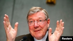Hồng Y George Pell trong một cuộc họp báo ở Điện Vatican ngày 9/7/2014.