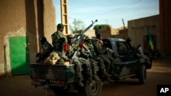 2013年2月5日,马里军队在加奥城巡逻