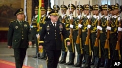 陆军参谋长米利2016年8月访问北京(美联社)