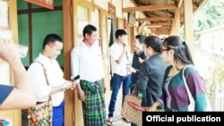 တရားစွဲဆိုခံထားရသောကချင်ခေါင်းဆောင်သုံးဦးကို မြို့နယ်တရားရုံးက စစ်ဆေးစဉ်( ၁၈၊ ၆၊ ၂၀၁၈ ရက်နေ့ -Kachin Youth Movement)