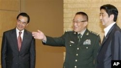 2007年中国驻日本大使王毅,国防部长曹刚川会见日本首相安倍晋三