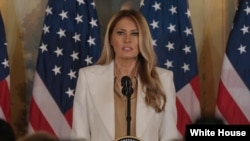 美国第一夫人梅拉尼娅·特朗普(Melania Trump)在纽约联合国大会期间宣布成立一个全球儿童科技安全联盟,并呼吁在快速发展的数字时代必须保护儿童。(2025年9月23日)