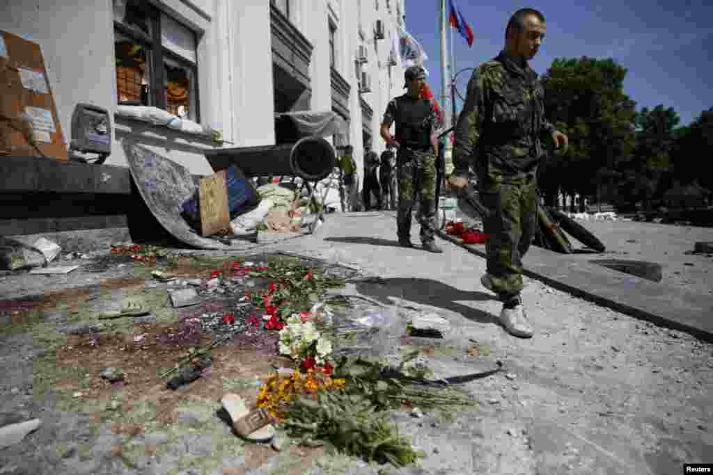 Будівля ОДА у Луганську, де раніше внаслідок удару українських ВПС (відповідно до оцінок ОБСЄ) загинули люди.