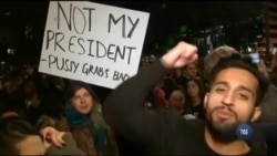 Тисячі американців, які не можуть змиритися з перемогою Дональда Трампа, протестують по всій країні. Відео Тисячі американців, які не можуть змиритися з перемогою Дональда Трампа, протестують по всій країні. Відео