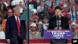 5일 미국 펜실베이니아주 버틀러에서 열린 유세에 참석한 공화당 대선 후보 도널드 트럼프 전 대통령(좌측)과 일론 머스크 테슬라 최고경영자.