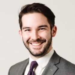 公共事务顾问德鲁·霍尔顿（Drew Holden）（照片提供：霍尔顿）