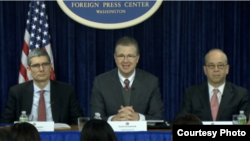 美国官员介绍奥巴马亚洲之行(图片来源:外国记者中心)