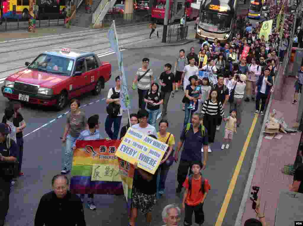 香港民阵发起反释法大游行(美国之音海彦拍摄)