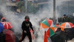 ဟောင်ကောင်ဆန္ဒပြသူများ ရဲနဲ့ထိပ်တိုက်တွေ့ ဟောင်ကောင်ဆန္ဒပြသူများ ရဲနဲ့ထိပ်တိုက်တွေ့