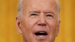 拜登总统在美国燃油管道运输公司Colonial Pipeline遭受网络袭击后见记者(路透社2021年5月10日)