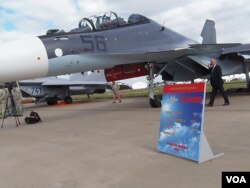 2013年莫斯科航展上展出的苏-30SM战机,俄军正这种先进战机更多部署在与中国接壤地区。