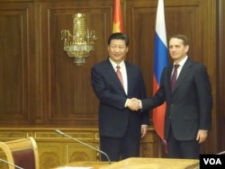 习近平3年前(2013年3月)在俄罗斯国家杜马会晤议长纳雷什金。