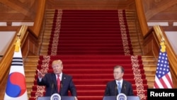 2019年6月30日,美国总统特朗普和韩国总统文在寅在韩国首尔青瓦台举行新闻发布会。