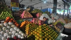 တရုတ်နယ်စပ်ကုန်သွယ်ရေး မြန်မာသီးနှံကုန်သည်တွေ အခက်တွေ့ တရုတ်နယ်စပ်ကုန်သွယ်ရေး မြန်မာသီးနှံကုန်သည်တွေ အခက်တွေ့