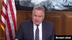 资料照片:汤姆.兰托斯人权委员共同主席、共和党联邦众议员史密斯(Rep. Chris Smith, R-NJ)2021年5月18日主持听证会,聚焦中国新疆人权问题。