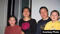 中国著名维权律师高智晟与家人(图片来源 高智晟)