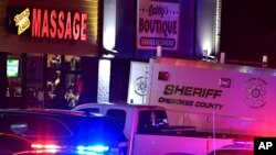 2021年3月16日,美国乔治亚州亚特兰大市连续发生三起针对亚裔的开枪杀人事件。图为亚特兰大市发生枪击事件的一家按摩店。