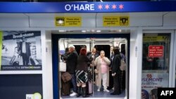 芝加哥奥哈拉国际机场的乘客。(2023年12月22日)