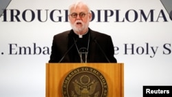 梵蒂冈外交部长保罗·加拉格尔(Paul Gallagher)大主教2020年9月30日在罗马举行的宗教自由会议上发言。